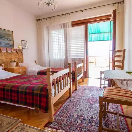 In 53909 Апартаменты *