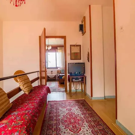 In 53909 Цриквеница